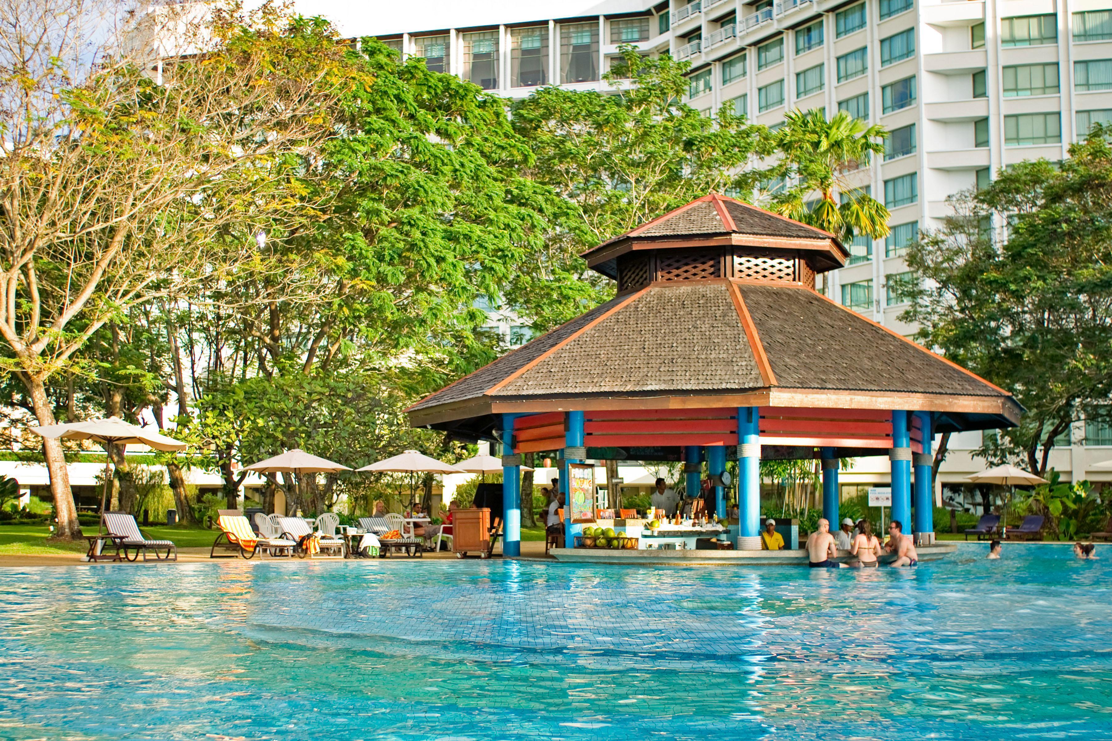 Hotel The Pacific Sutera Kota Kinabalu Esterno foto The swimming pool at the Royal Thai Hotel