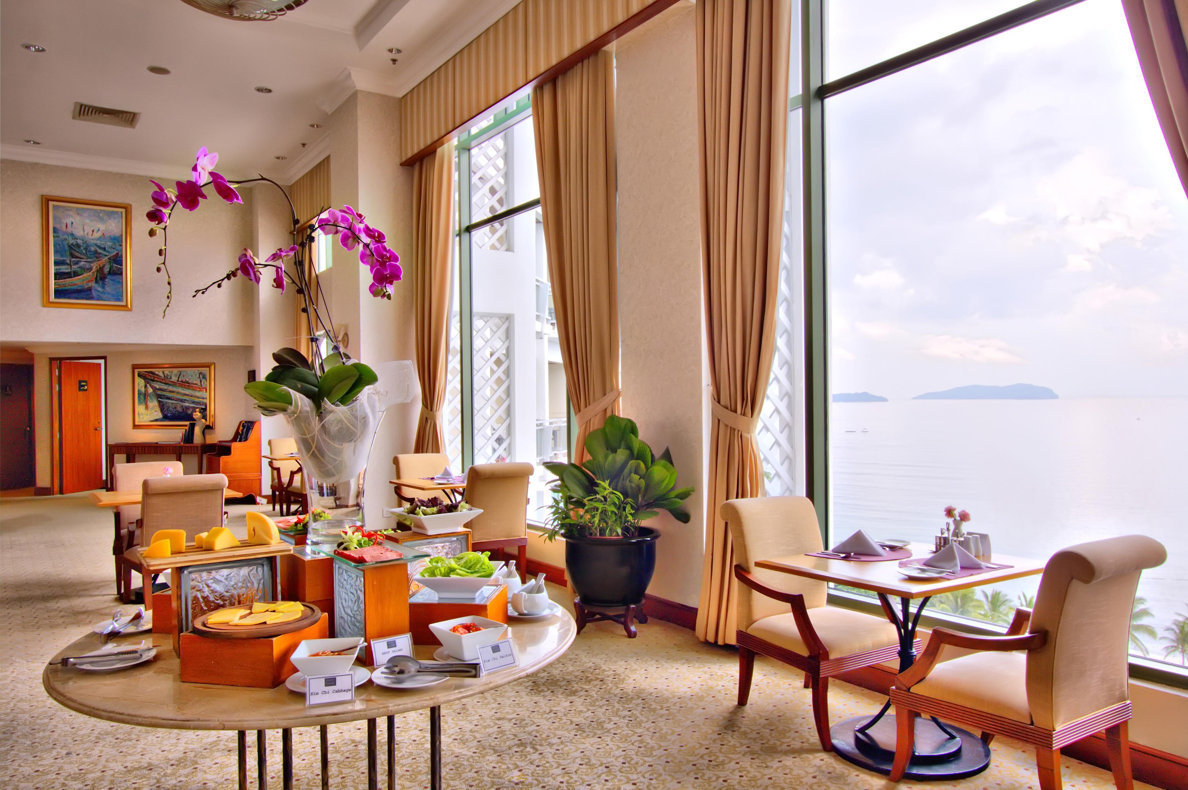 Hotel The Pacific Sutera Kota Kinabalu Esterno foto Club Lounge at the Shangri-La Hotel, Kuala Lumpur