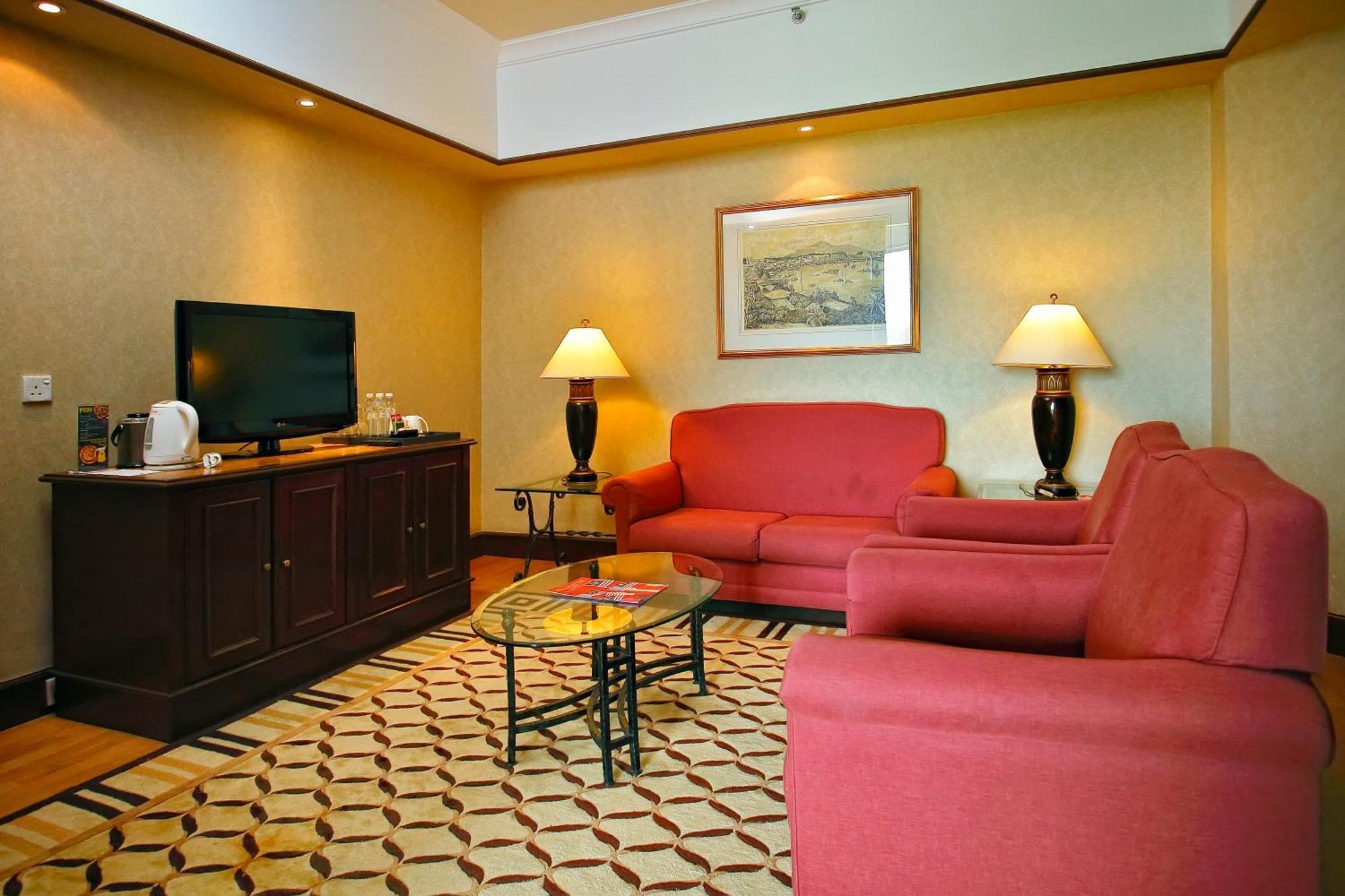 Hotel The Pacific Sutera Kota Kinabalu Esterno foto Living room